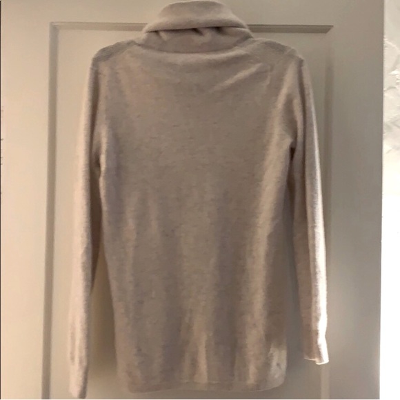 Max Studio 2-ply 100% Cashmere Sweater - Picture 2 of 8